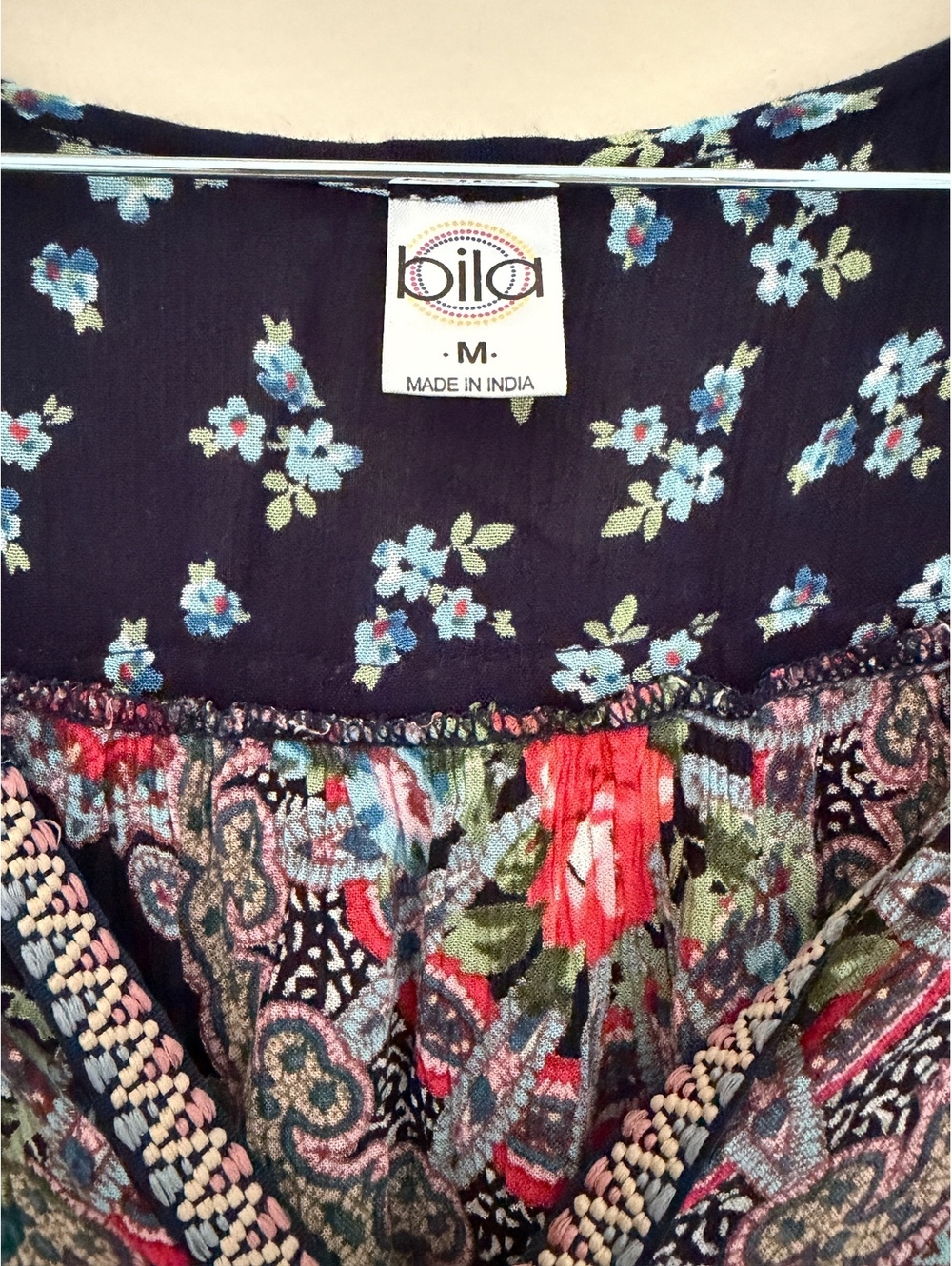 100% Rayon, Bila, M, embroidered - Picture 2 of 7